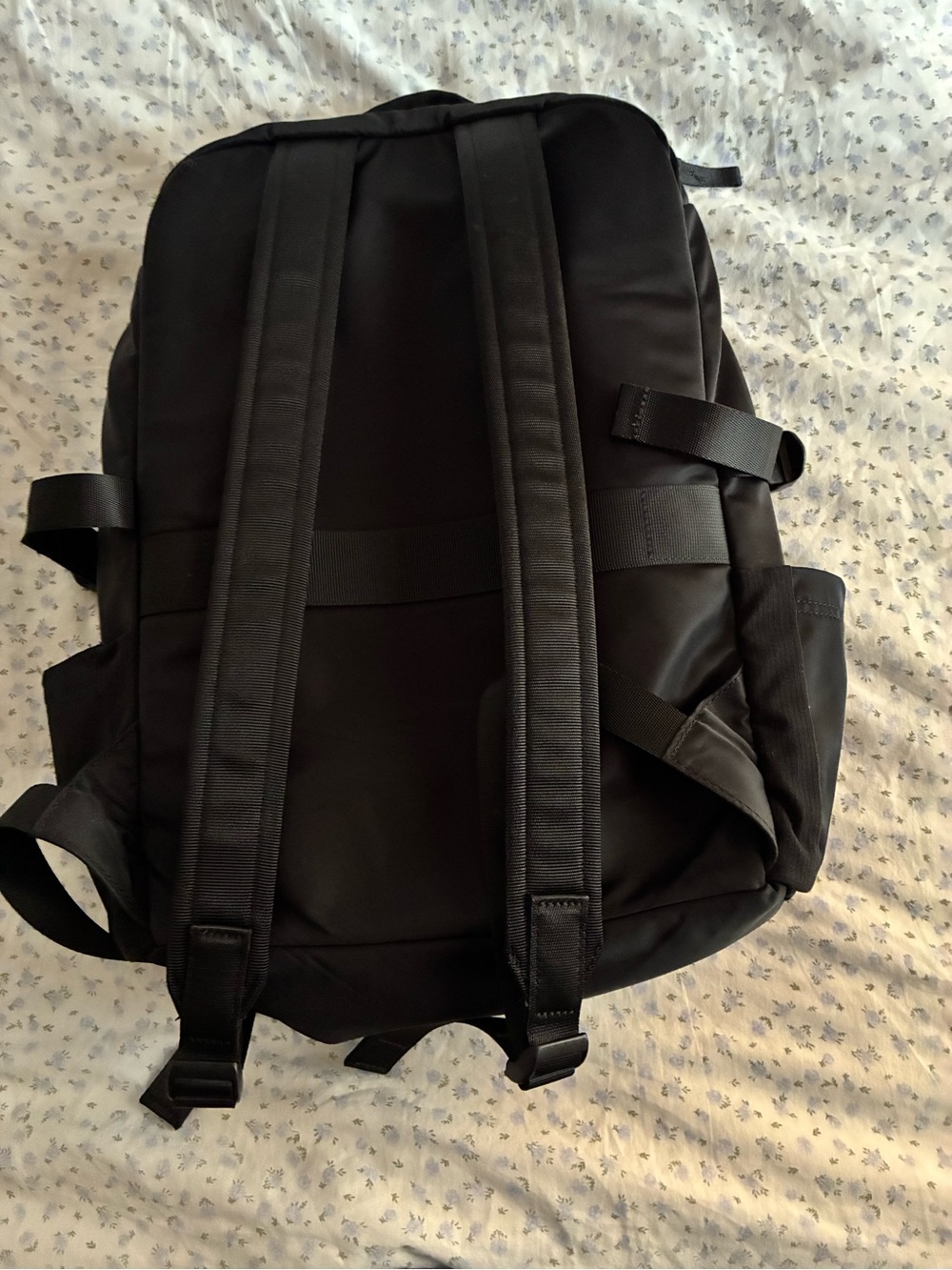 Lululemon Crew Backpack - Picture 2 of 4